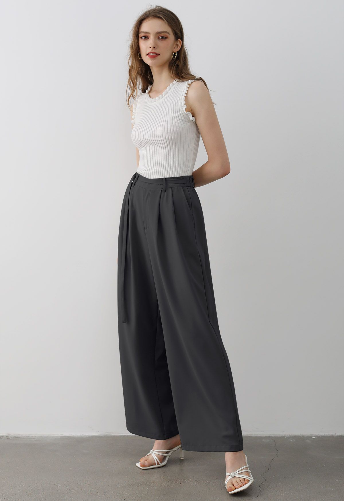 Pantalon Palazzo Plissé à Taille Ceinturée en Fumée