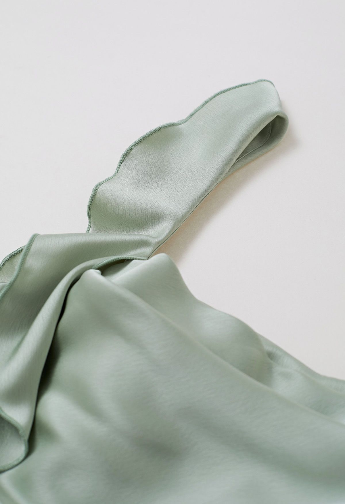 Robe en satin froncée à volants en cascade, couleur menthe