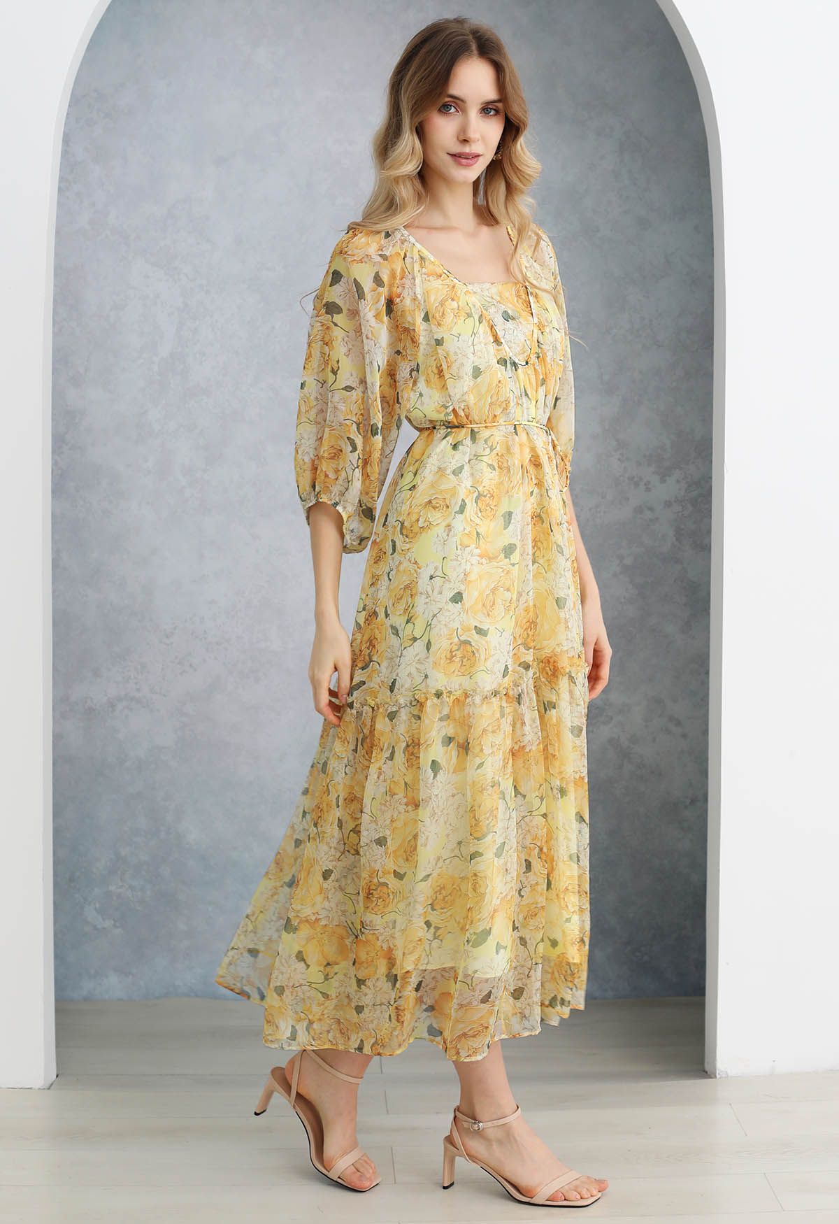 Robe Dolly Gauzy à imprimé floral et manches bulles en jaune