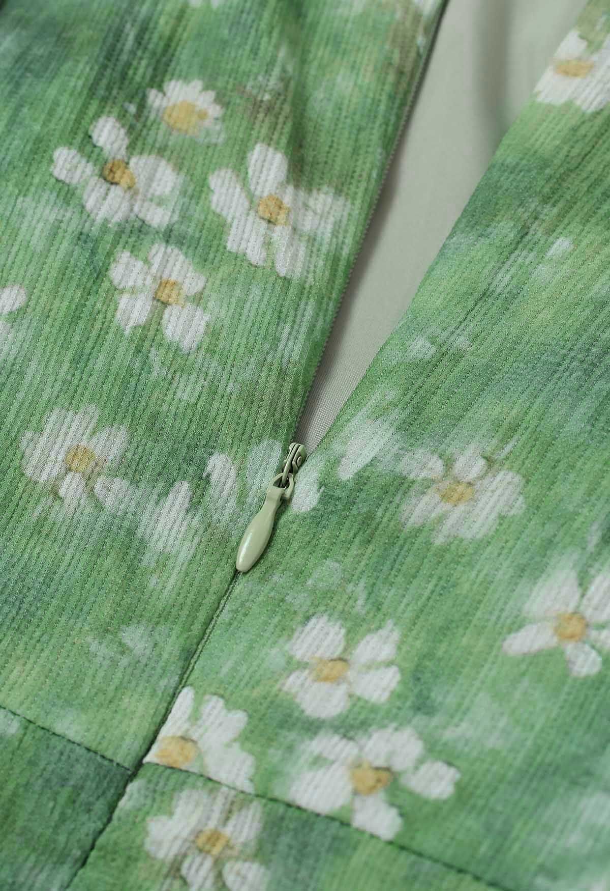 Robe longue à volants et imprimé marguerite en vert