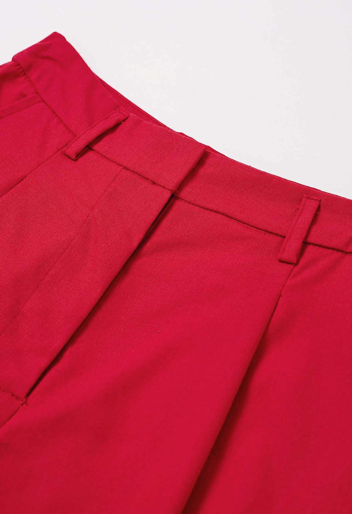 Short plissé en lin mélangé avec poche latérale en rouge