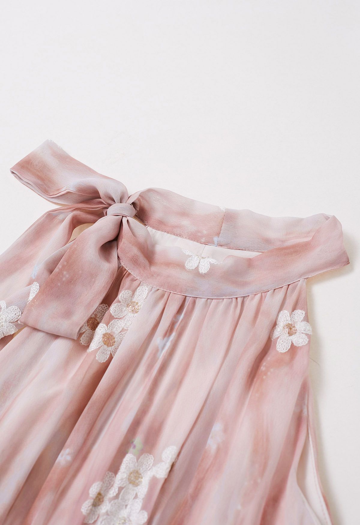 Robe midi à volants et col licou avec nœud papillon brodé Floret en rose