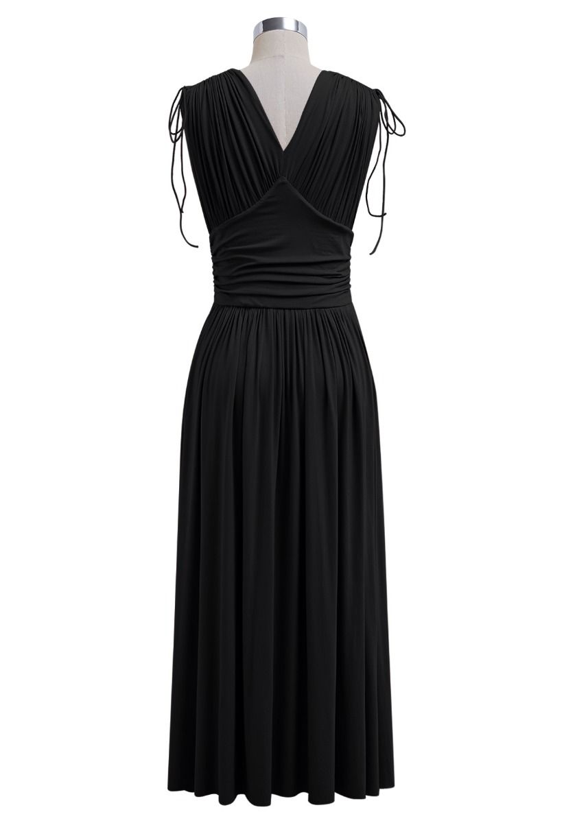 Robe essentielle en modal à col en V avec cordon de serrage, noir