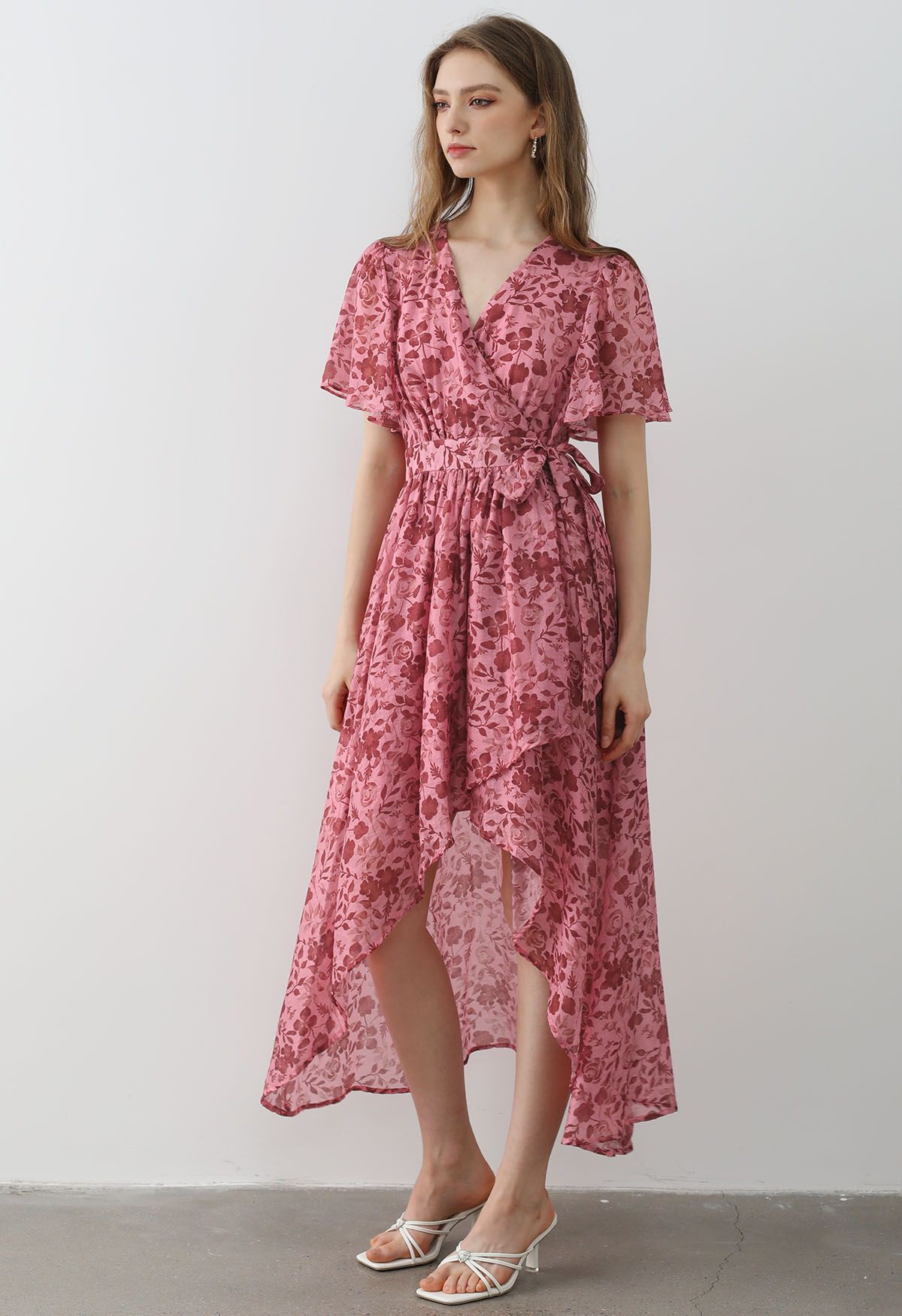 Robe portefeuille asymétrique à manches flottantes et imprimé floral rouille