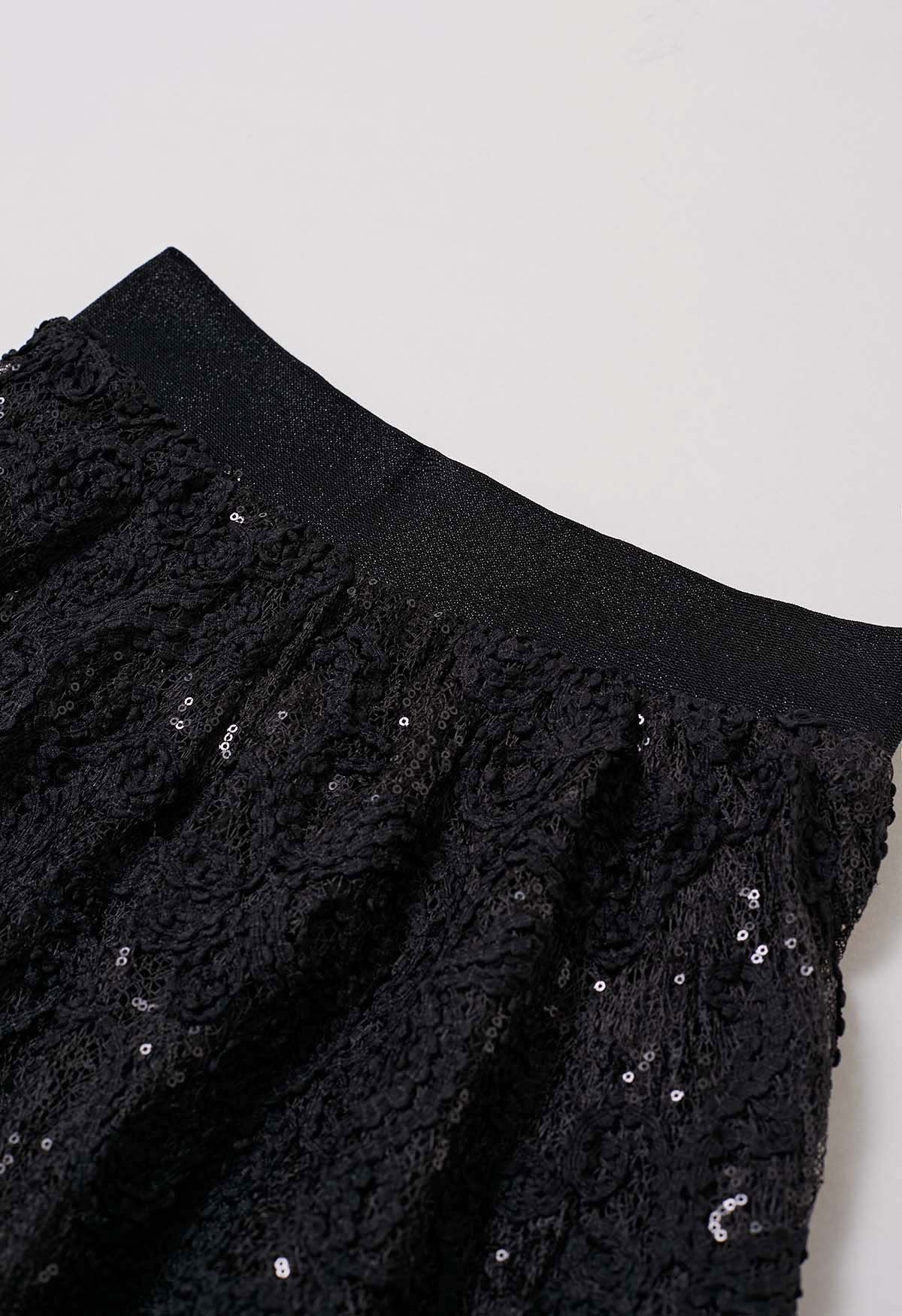 Jupe longue en résille ornée de sequins au crochet floral en noir