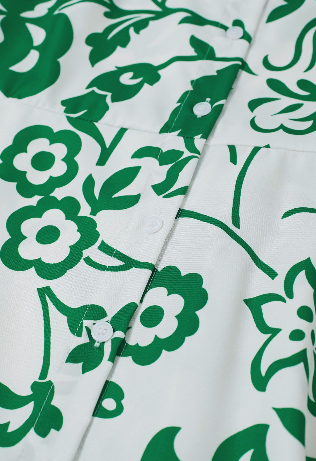 Robe chemise mi-longue boutonnée à fleurs verte