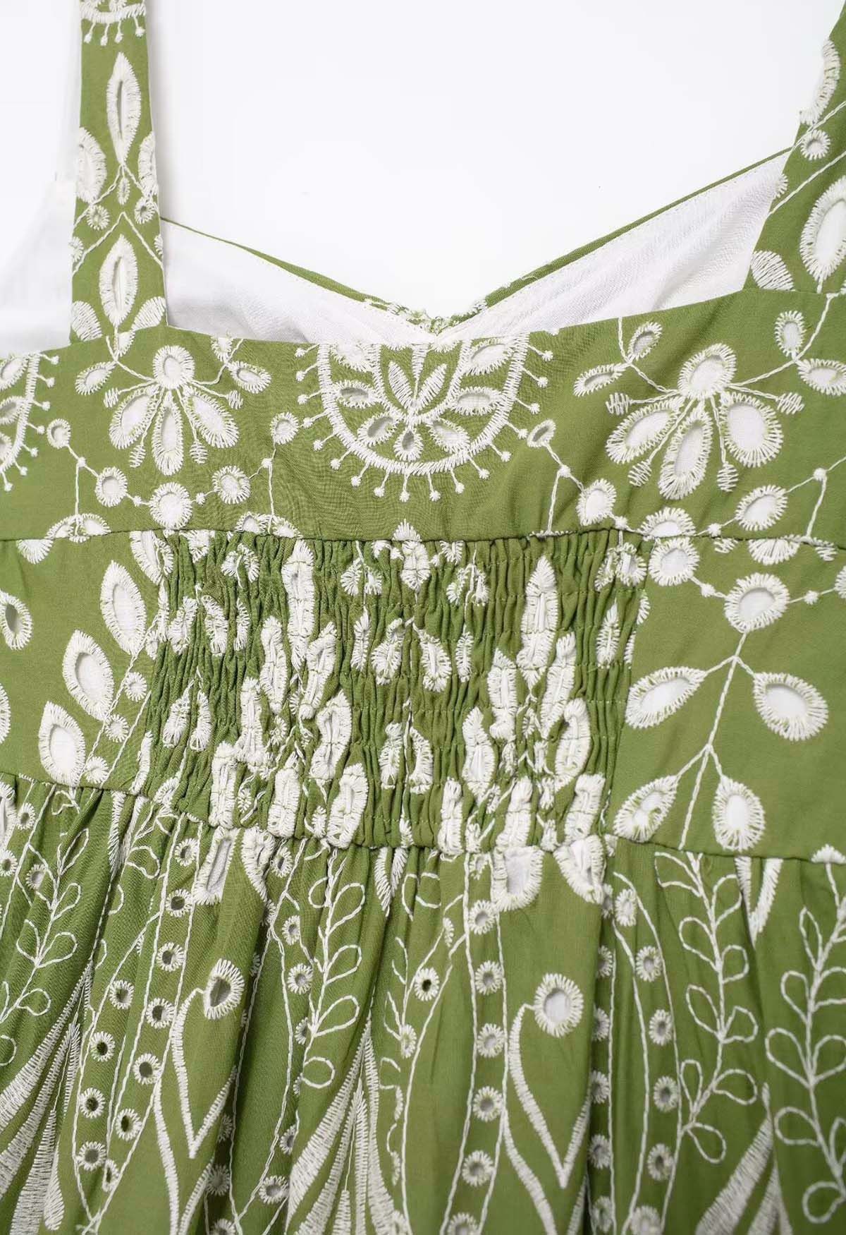 Robe caraco brodée à œillets verte Sunny Poise