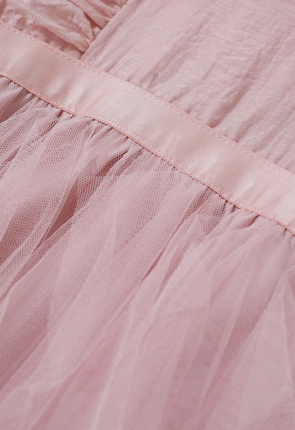 Robe caraco en tulle à détail torsadé en rose