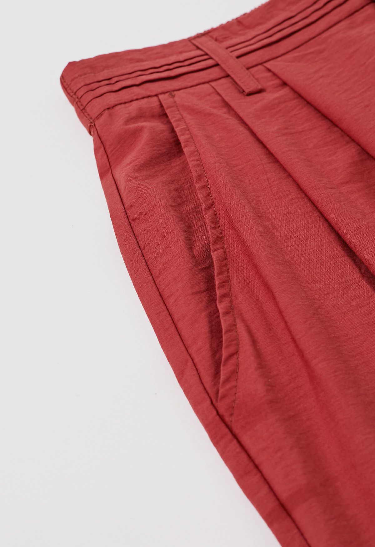 Pantalon large à détails nervurés en rouge