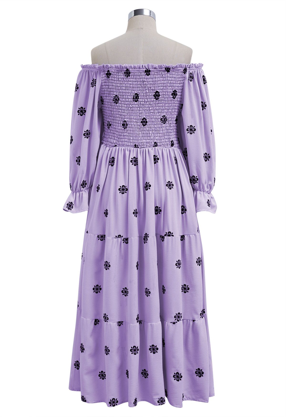 Robe midi froncée noire à broderie florale en lilas