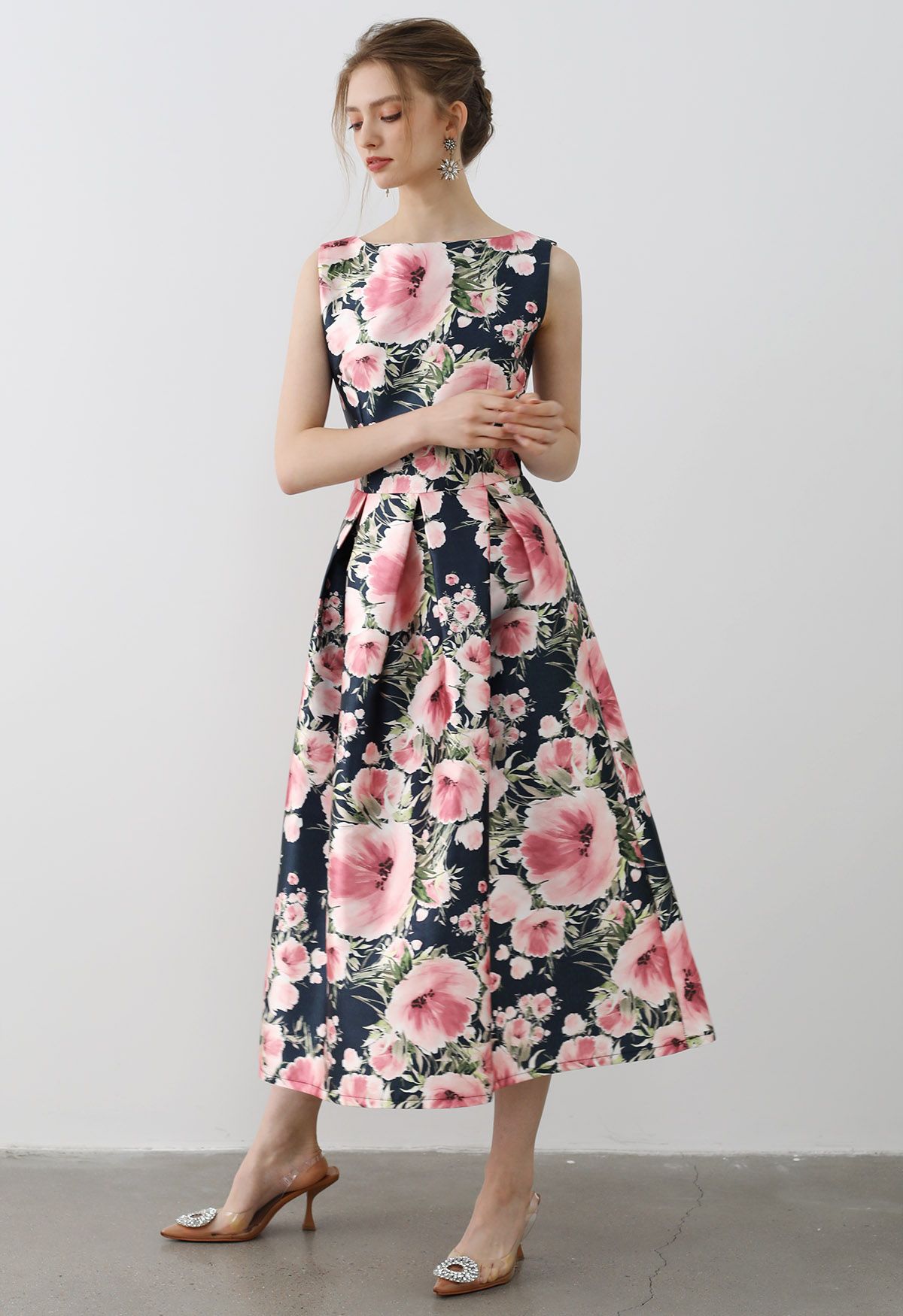 Robe mi-longue sans manches Graceful Blossom en bleu marine