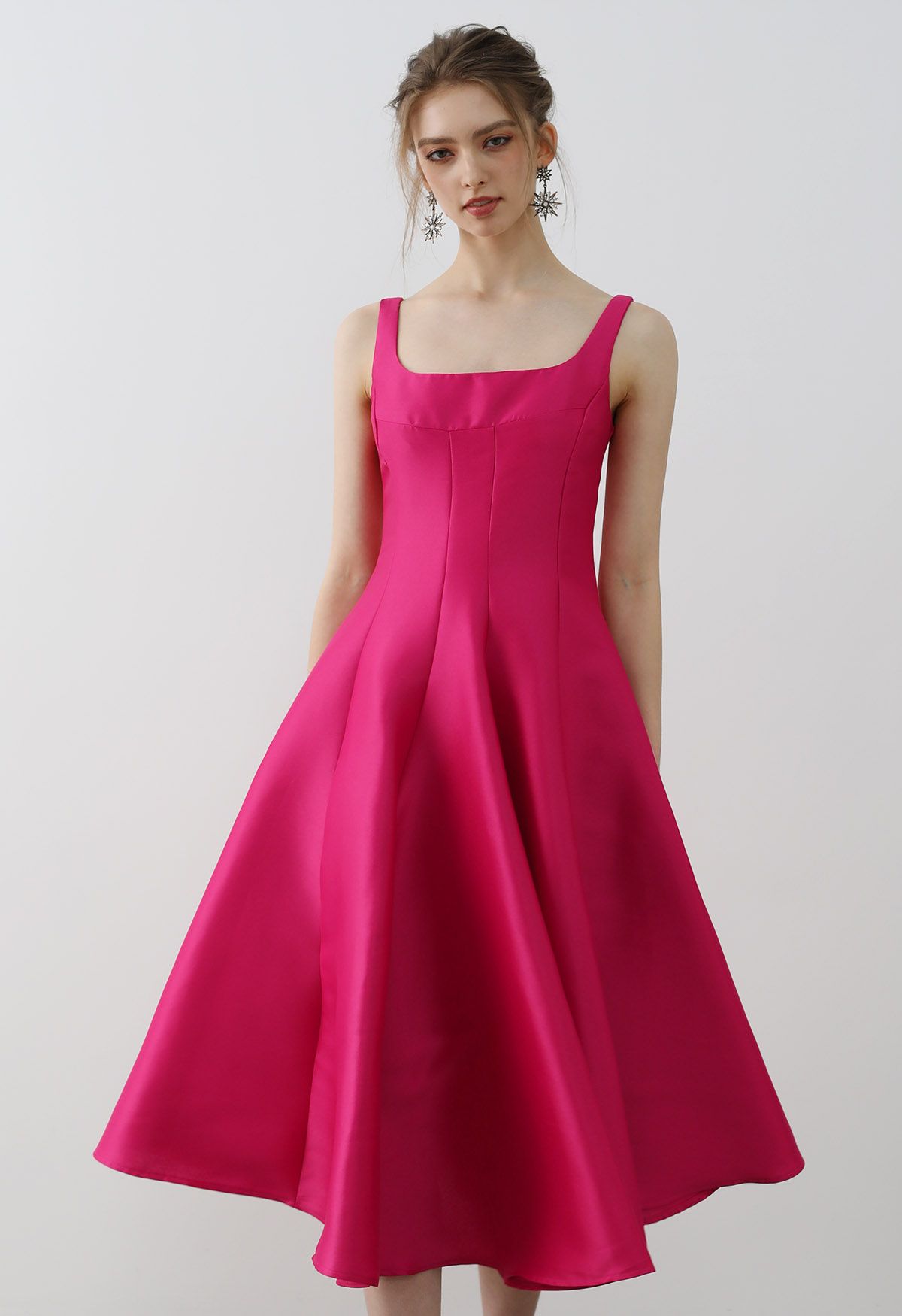 Robe caraco en satin poli à ourlet évasé en magenta