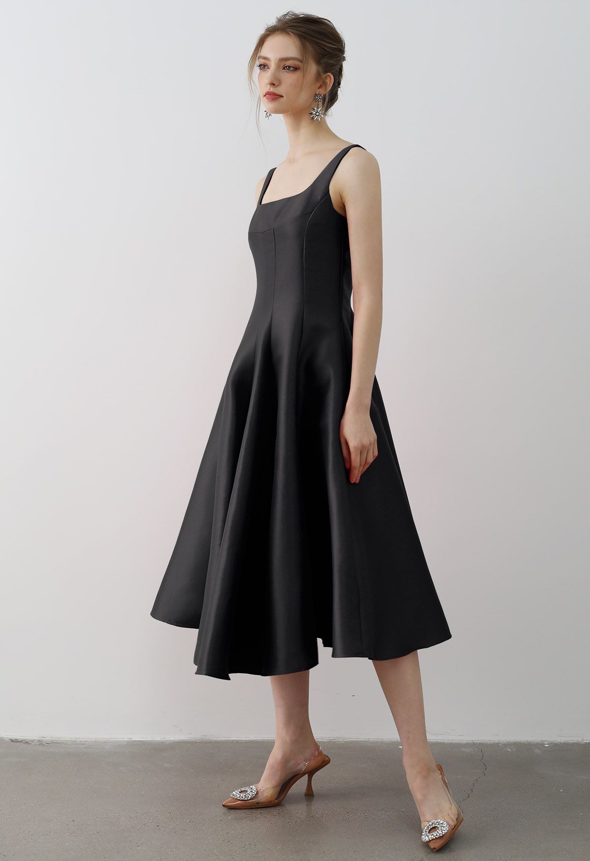 Robe caraco en satin poli à ourlet évasé, noir