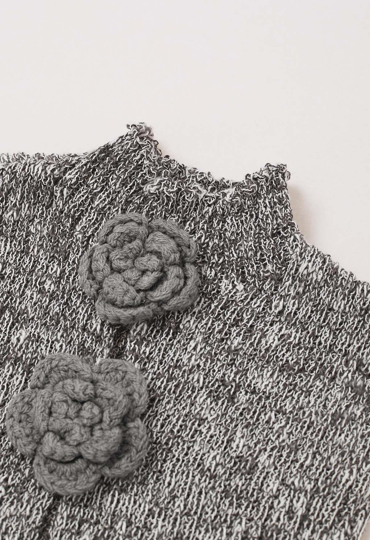 Haut en tricot sans manches à fleurs au crochet 3D en gris