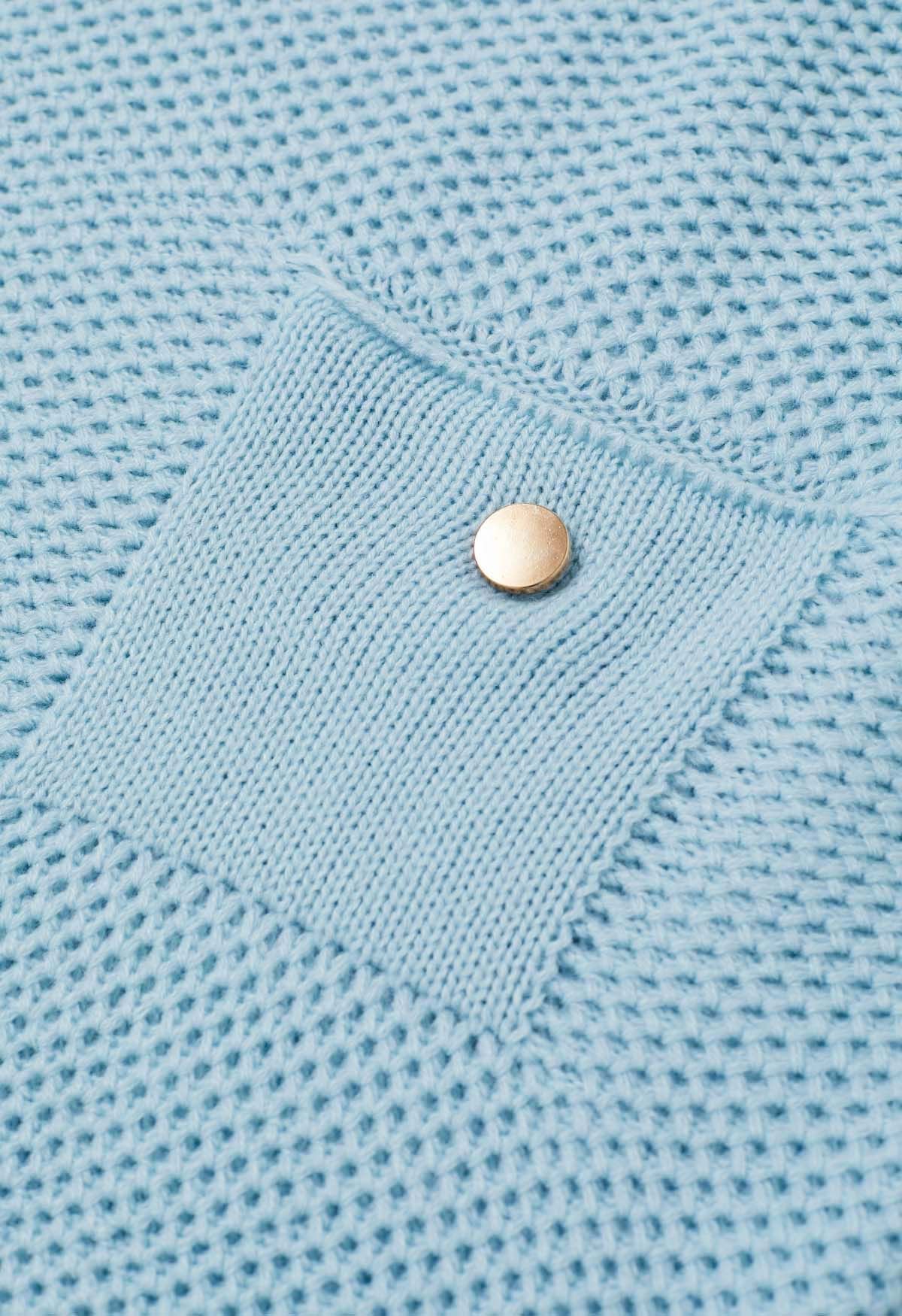 Pull en tricot gaufré boutonné avec poche plaquée en bleu bébé