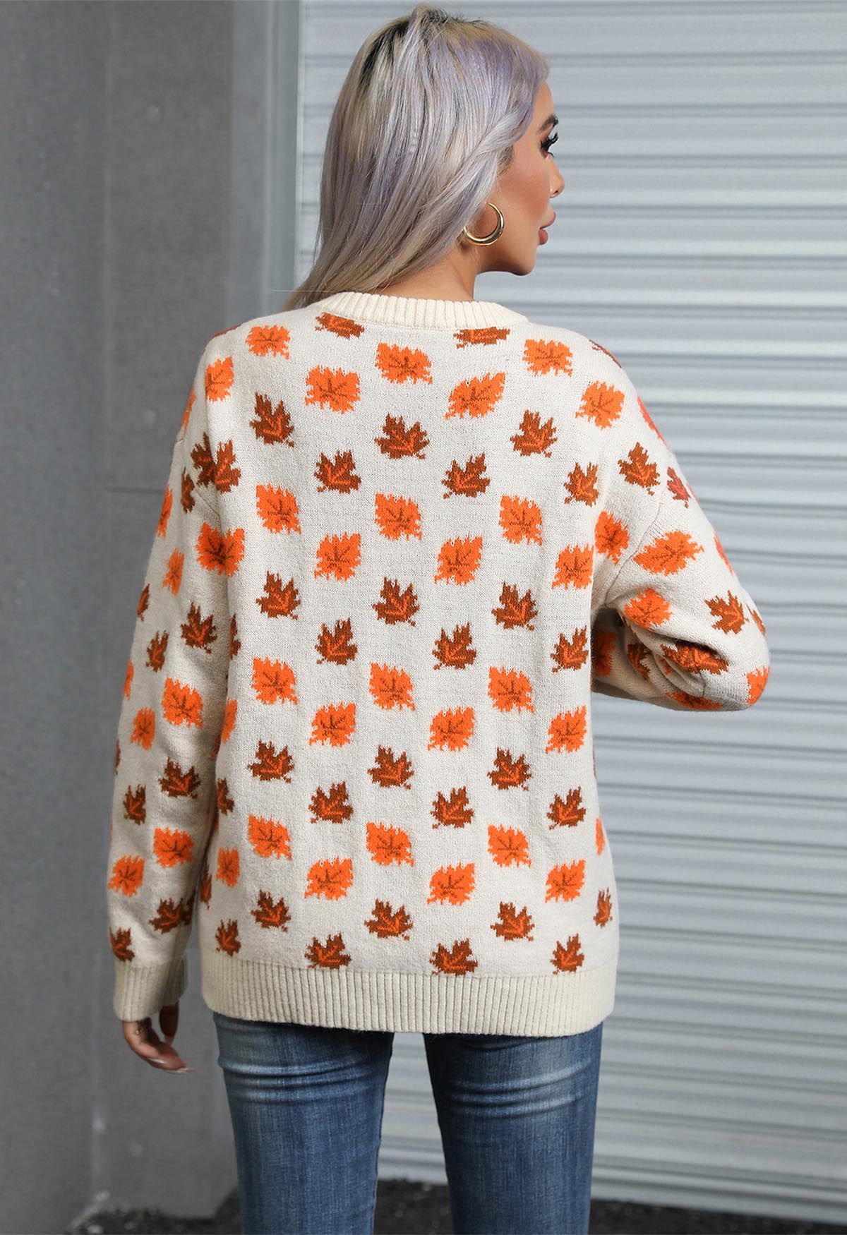 Pull surdimensionné en tricot à manches longues Maple Leaf en ivoire