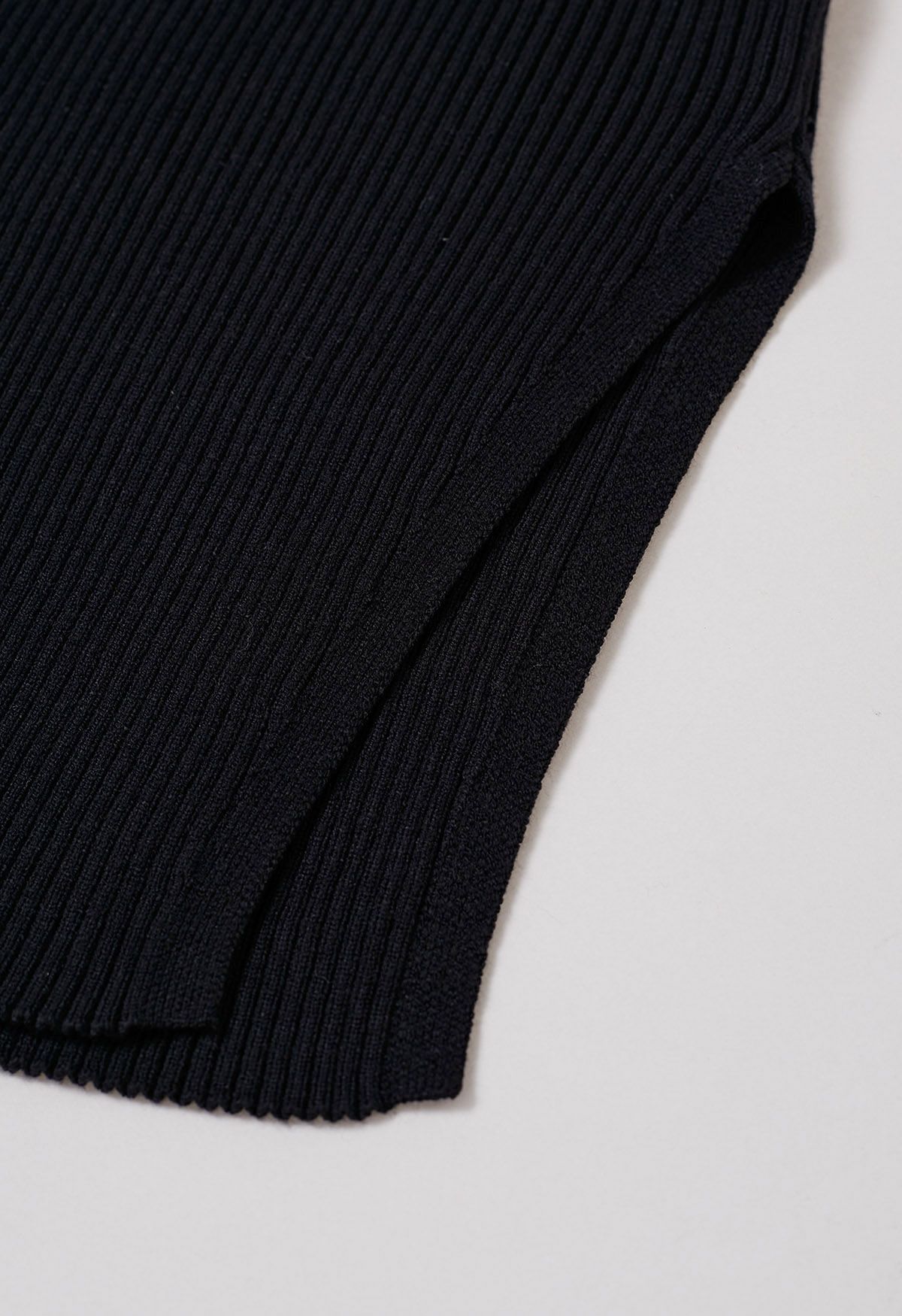 Robe en tricot à col carré et ourlet fendu en noir