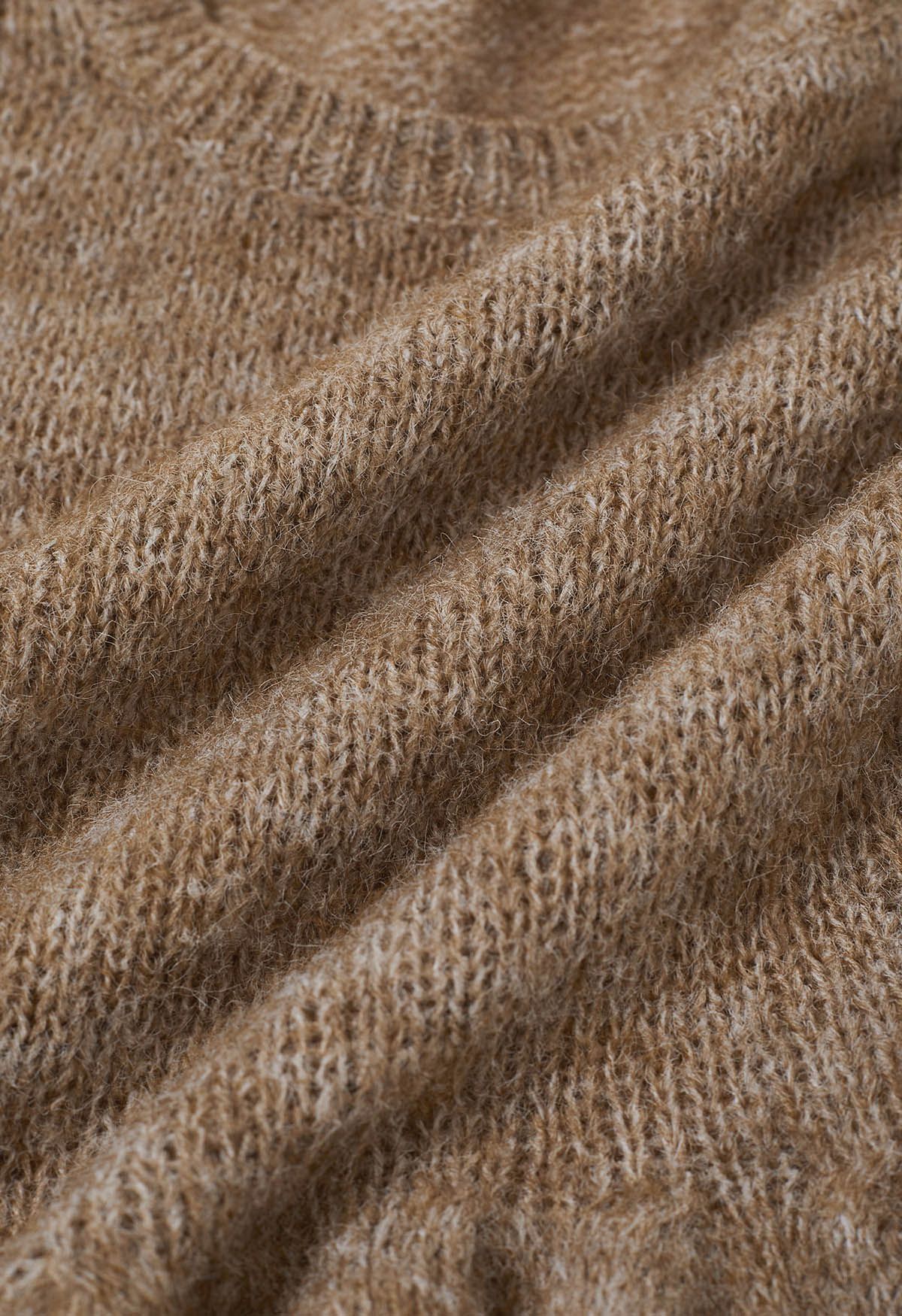 Haut en tricot pelucheux à motif péplum Flair en beige