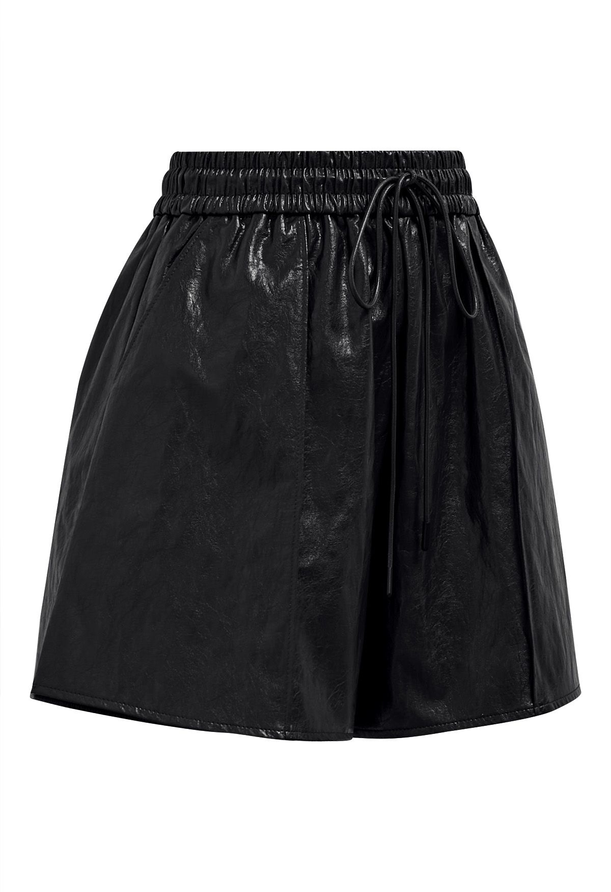 Short en similicuir Urban Chic avec cordon de serrage en noir