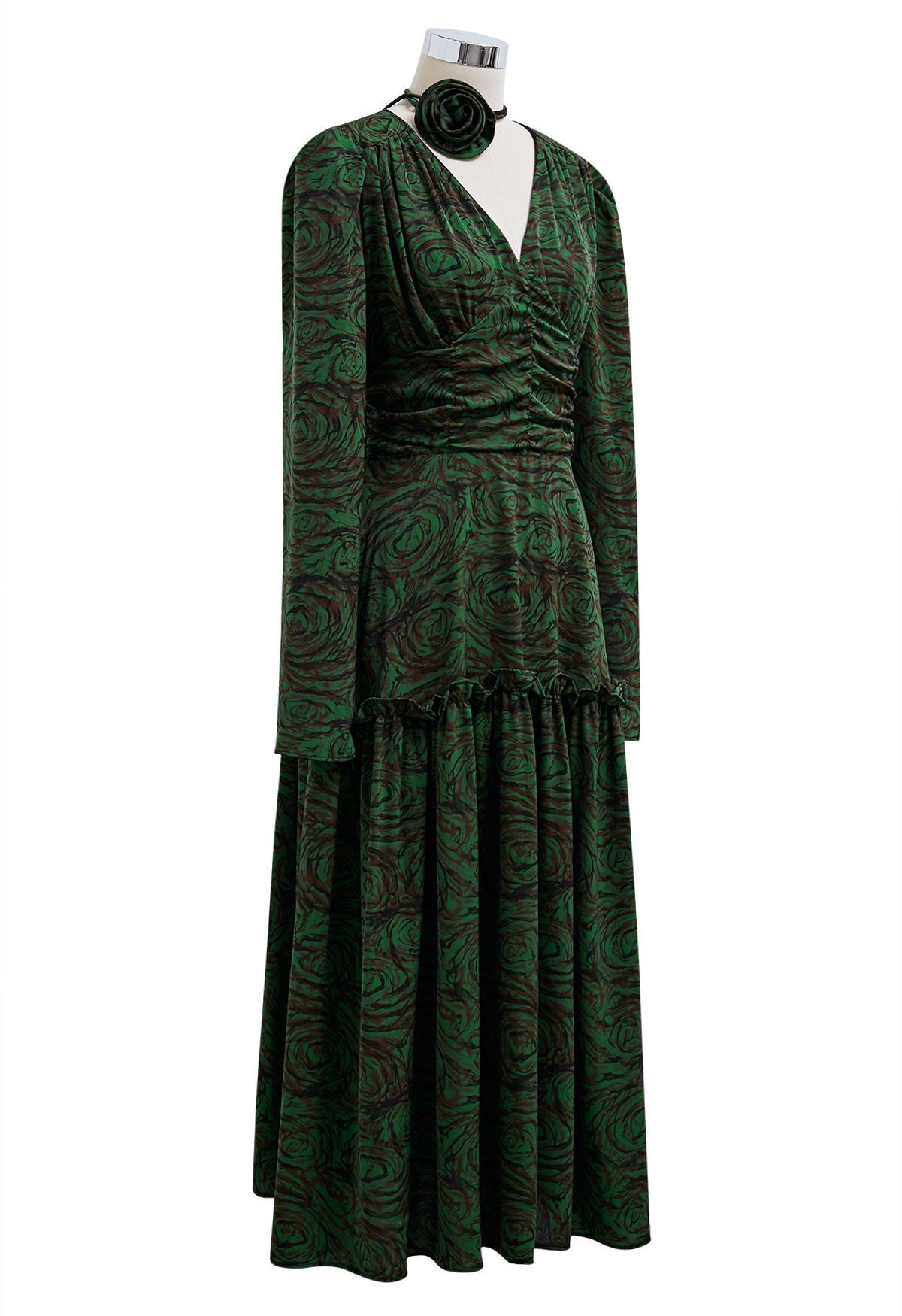 Robe mi-longue froncée à col en V et ras du cou de couleur vert foncé