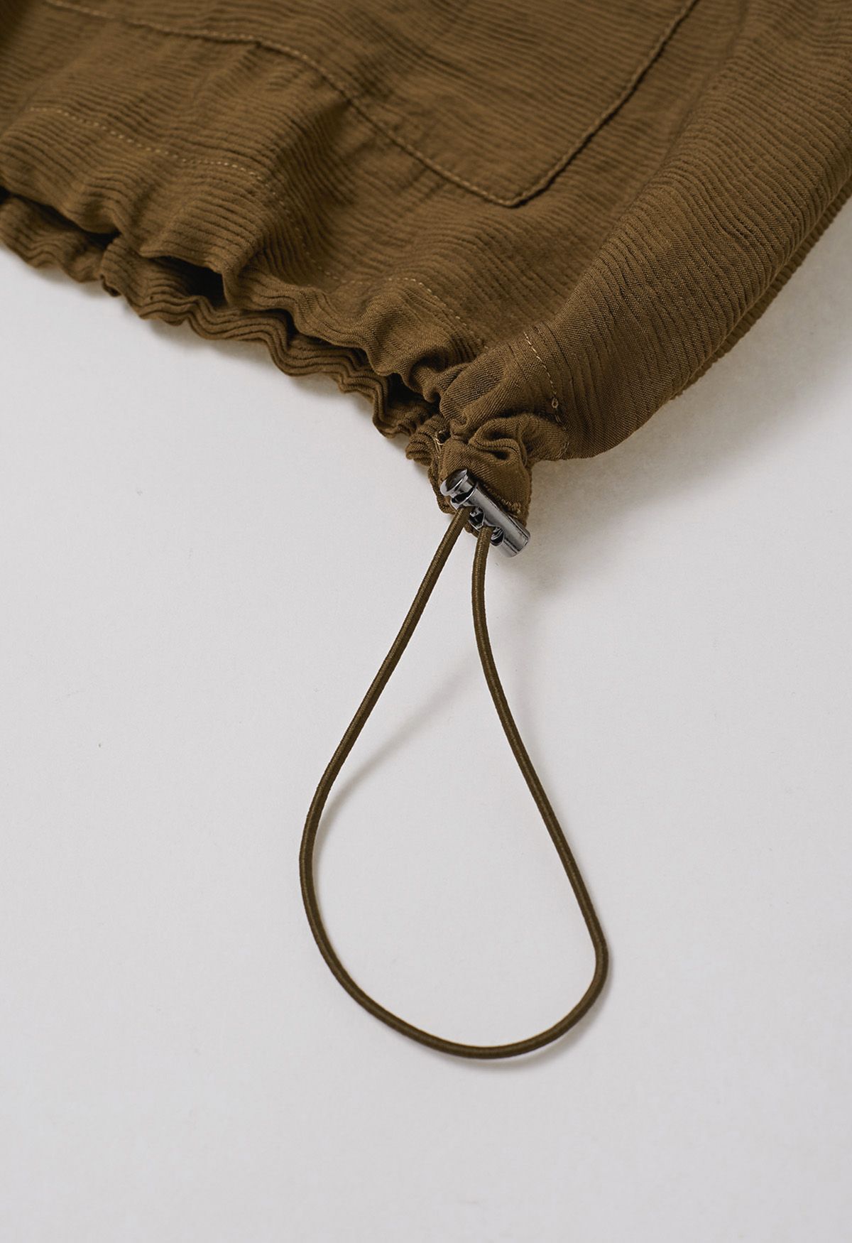 Chemise boutonnée à col et cordon de serrage en marron