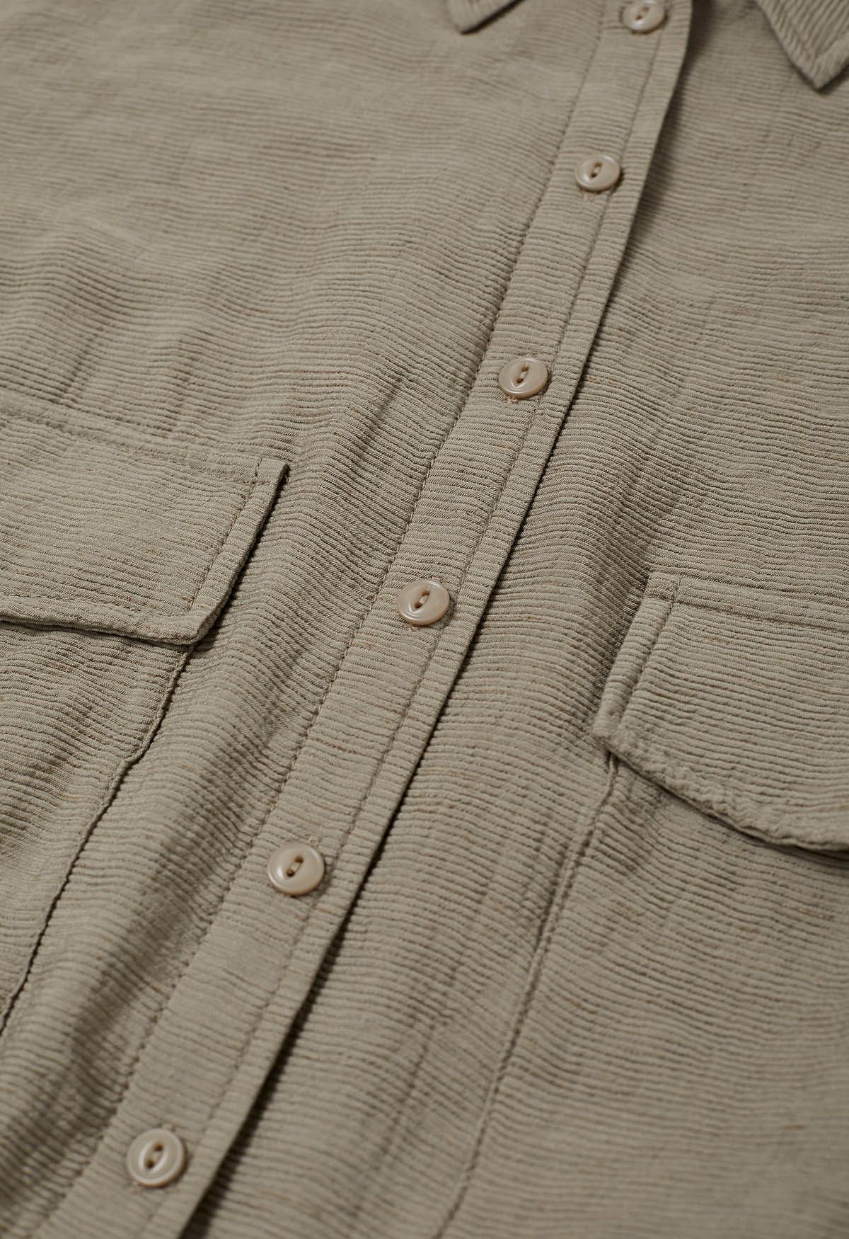 Chemise boutonnée à col et cordon de serrage en kaki