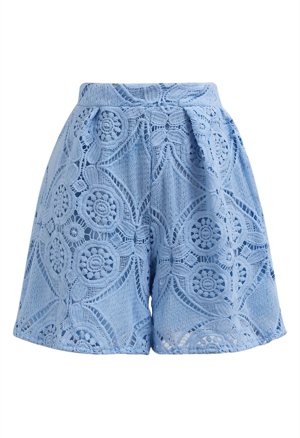 Ensemble chemise boutonnée et short en dentelle guipure bleu