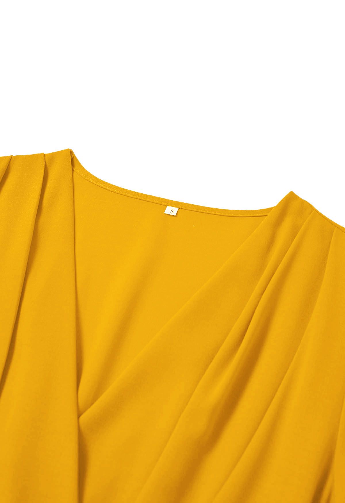 Robe mi-longue portefeuille plissée gracieuse avec ceinture en jaune