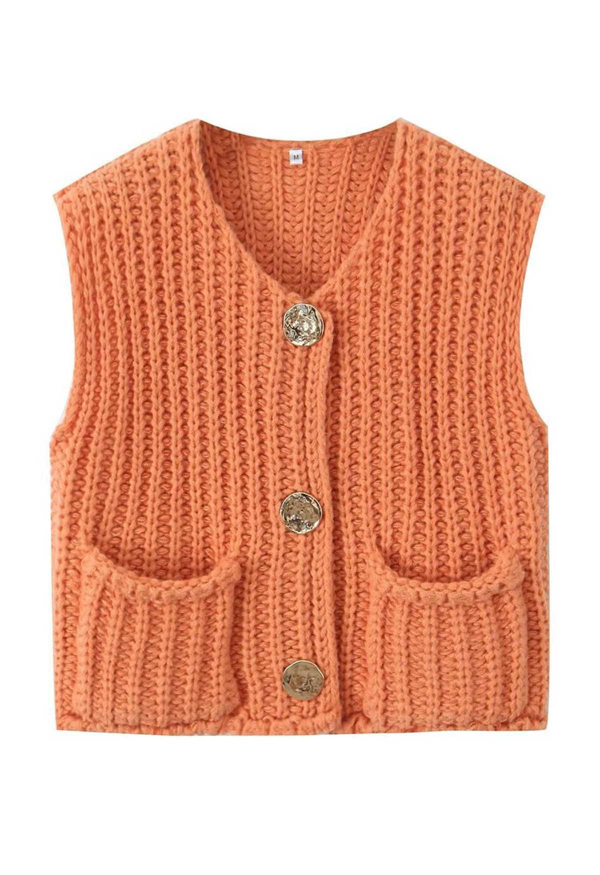 Gilet en tricot épais avec poches plaquées et boutons dorés audacieux en orange