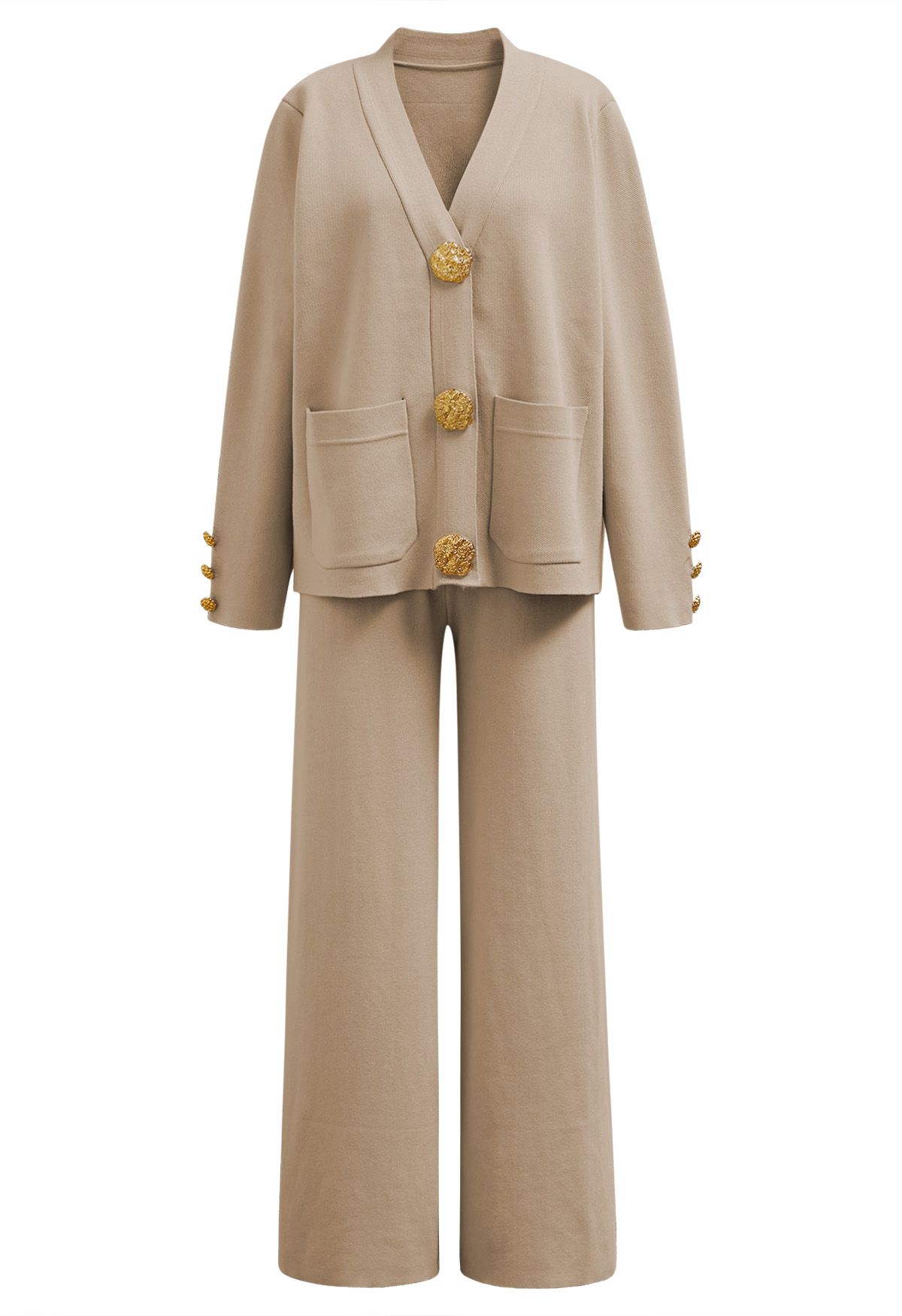 Ensemble cardigan et pantalon en tricot avec poches plaquées et boutons dorés en beige