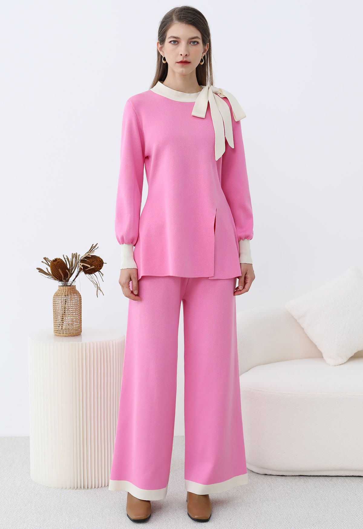 Ensemble pull et pantalon en tricot à nœud papillon et bordure contrastante en rose bonbon