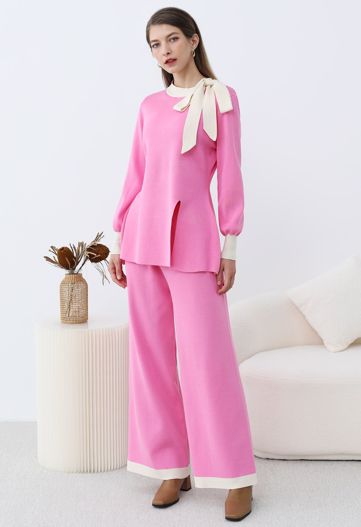 Ensemble pull et pantalon en tricot à nœud papillon et bordure contrastante en rose bonbon