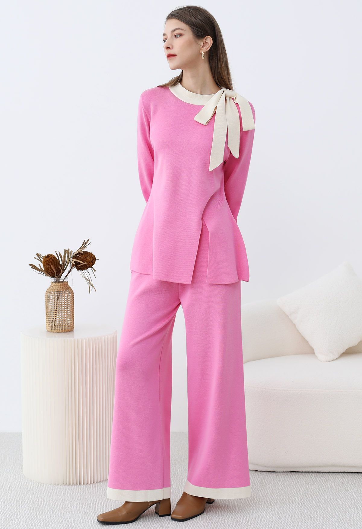 Ensemble pull et pantalon en tricot à nœud papillon et bordure contrastante en rose bonbon