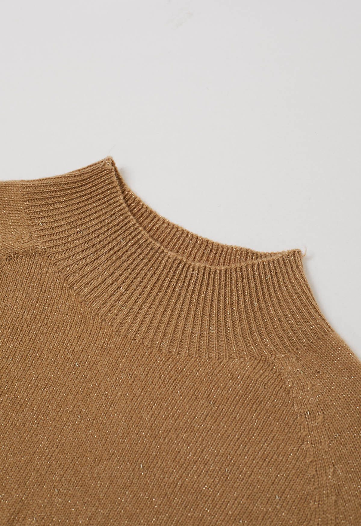 Pull col montant en laine avec fil métallique intégral couleur caramel