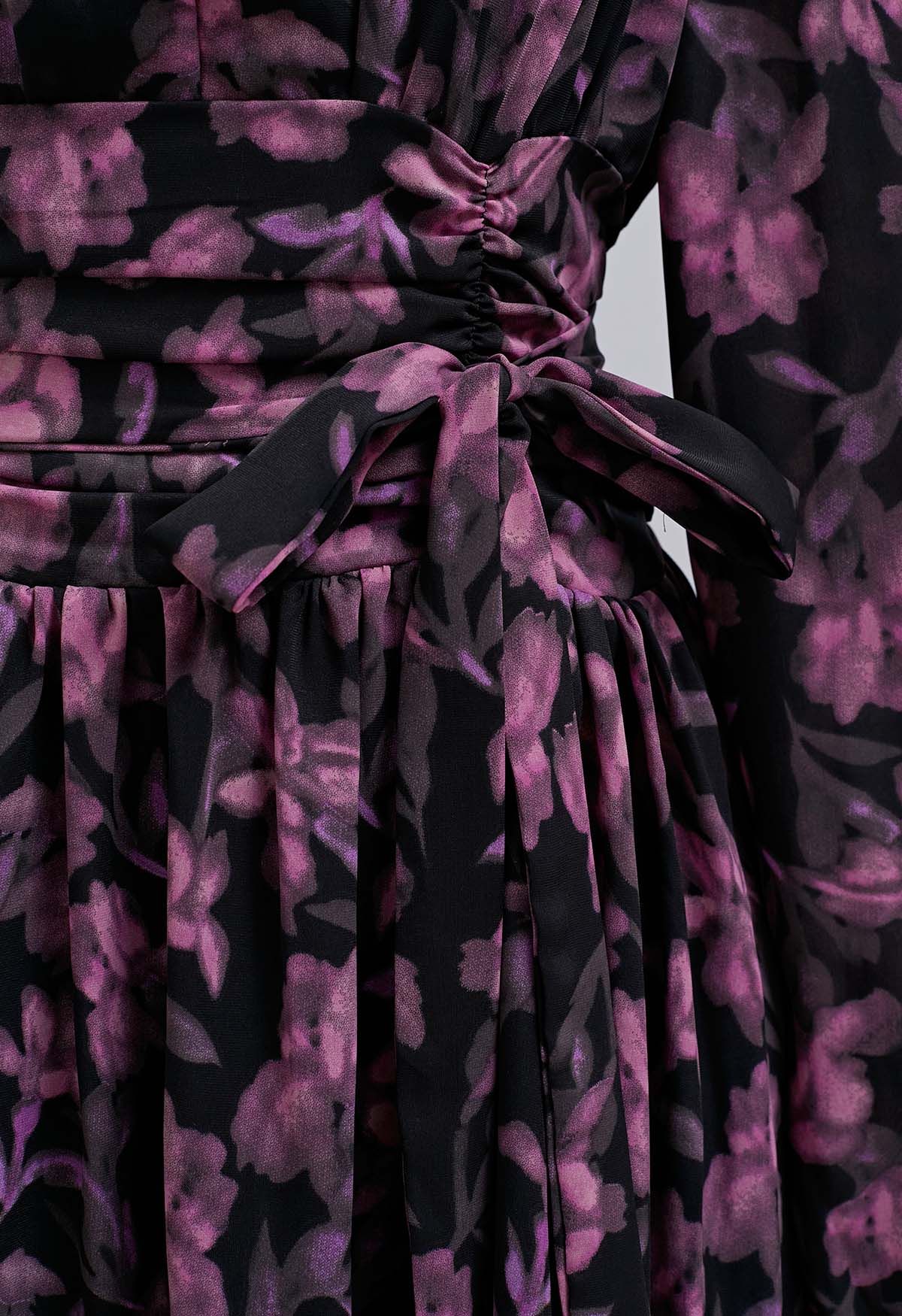 Robe longue en mousseline à col en V et motif floral Serenade en rose