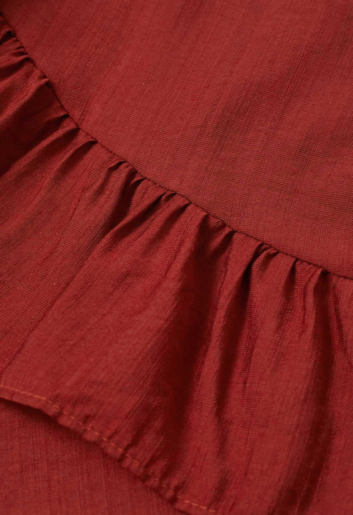 Robe mi-longue boutonnée asymétrique à volants fantaisistes en rouge