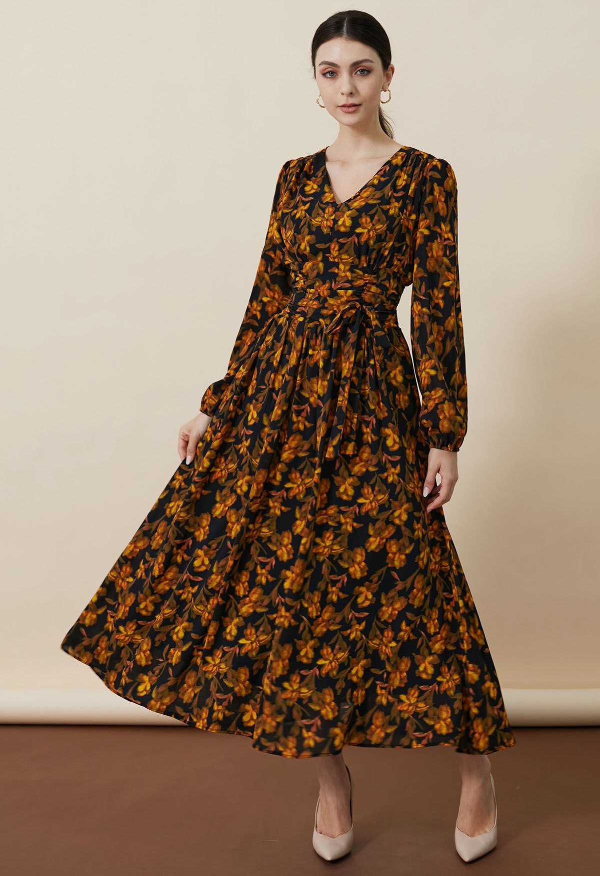 Robe longue en mousseline à col en V et motif floral Serenade en orange