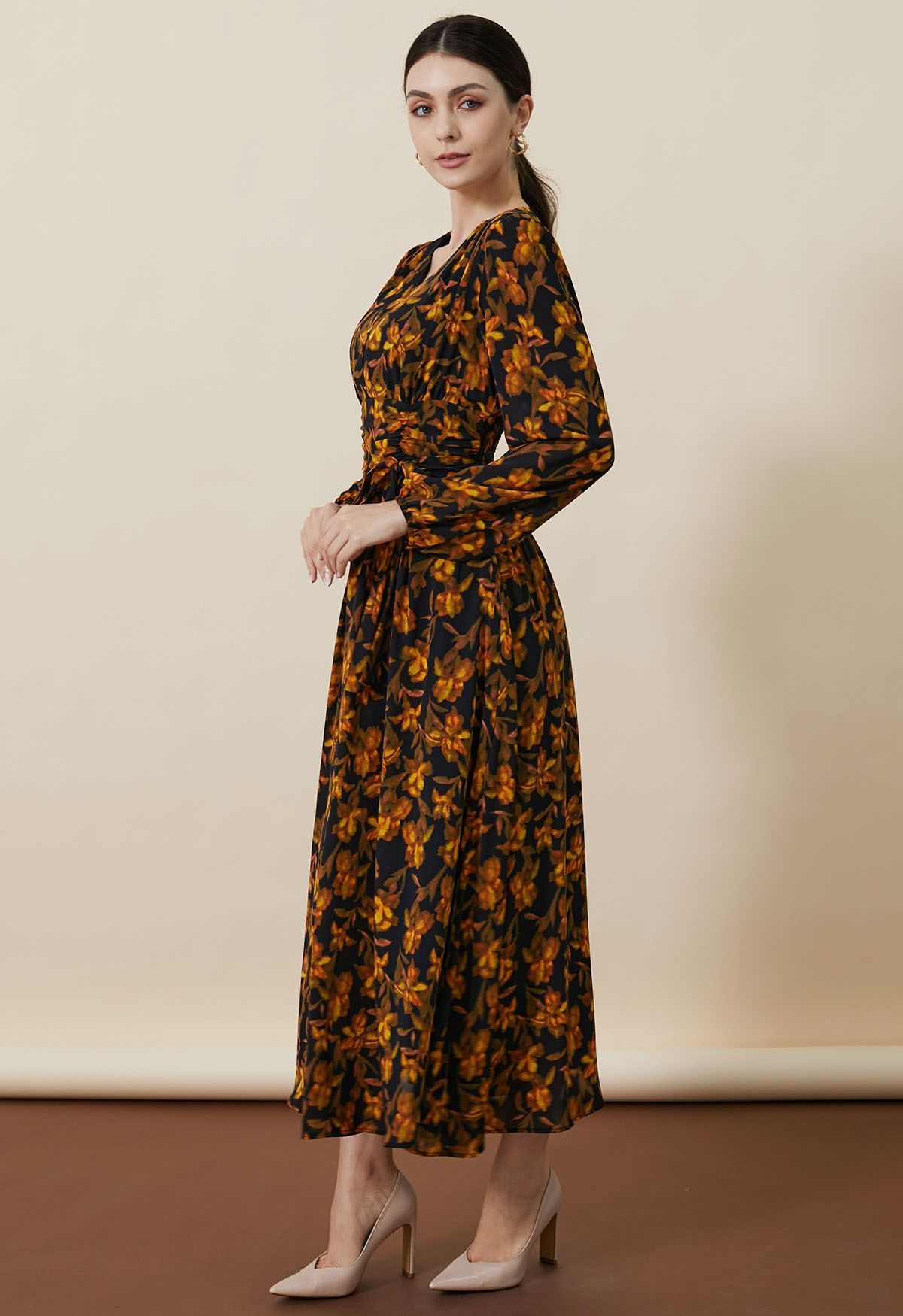 Robe longue en mousseline à col en V et motif floral Serenade en orange