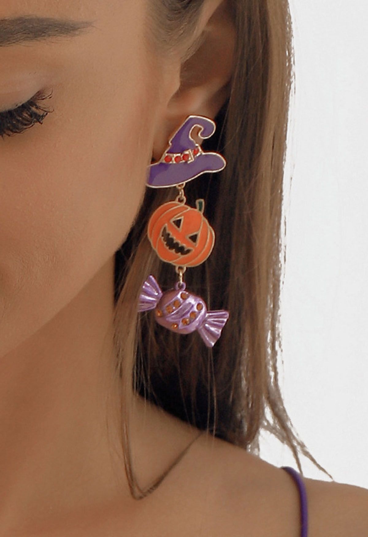 Boucles d'oreilles en forme de chapeau de sorcière et de citrouille en violet