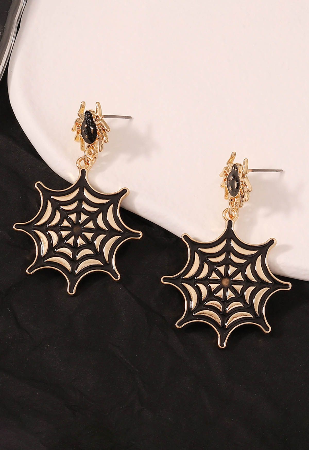 Boucles d'oreilles en alliage avec toile d'araignée noire