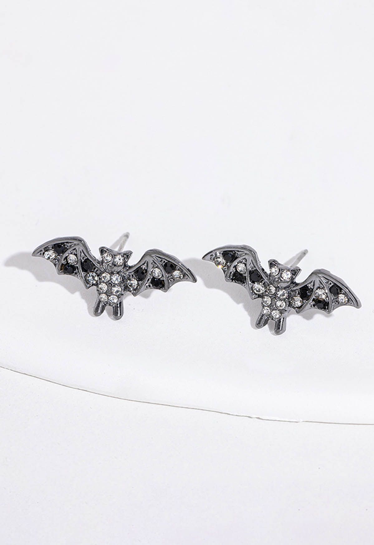 Boucles d'oreilles à tige en forme de chauve-souris avec strass