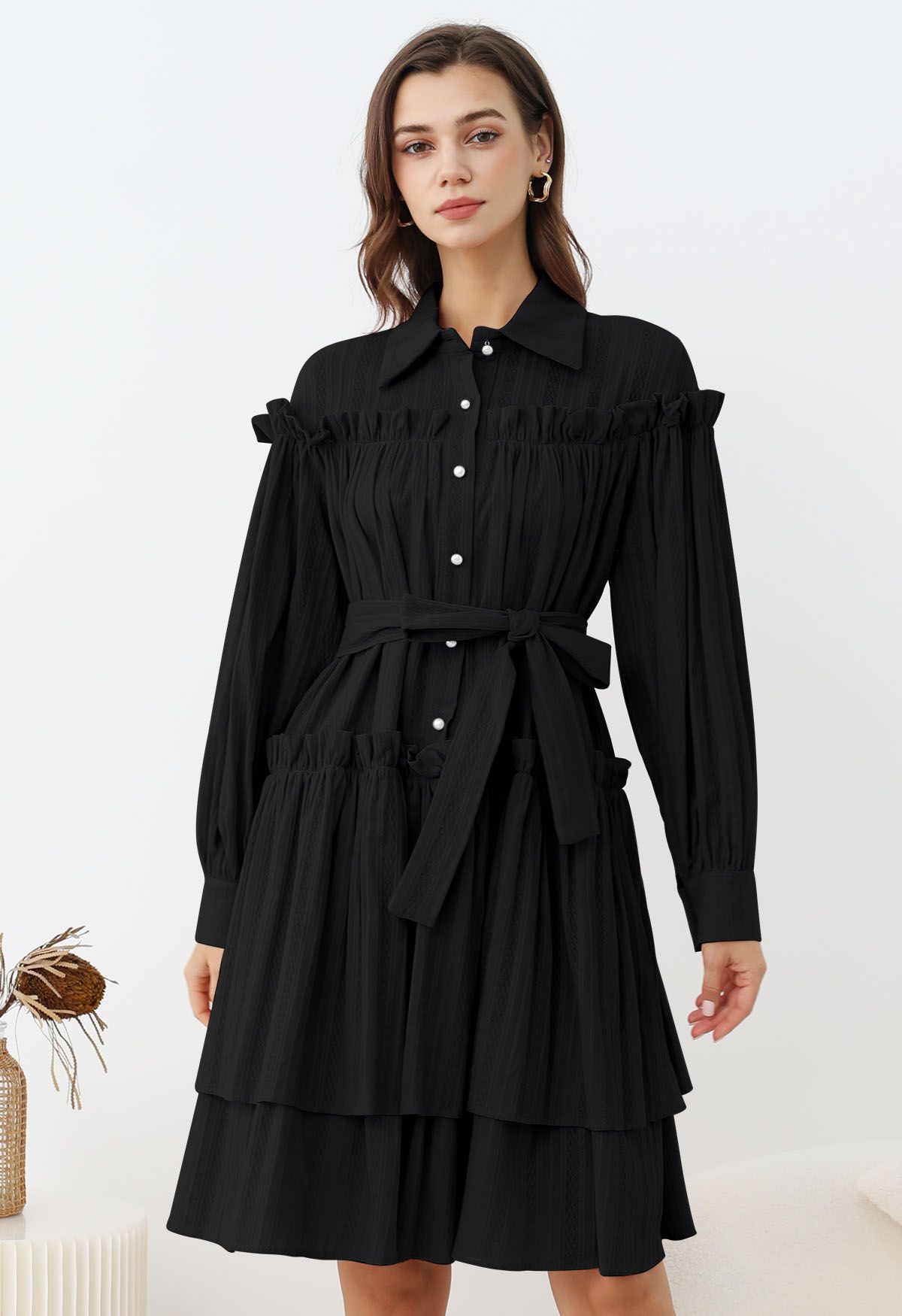 Robe Dolly à volants et à volants avec ceinture et boutons en noir