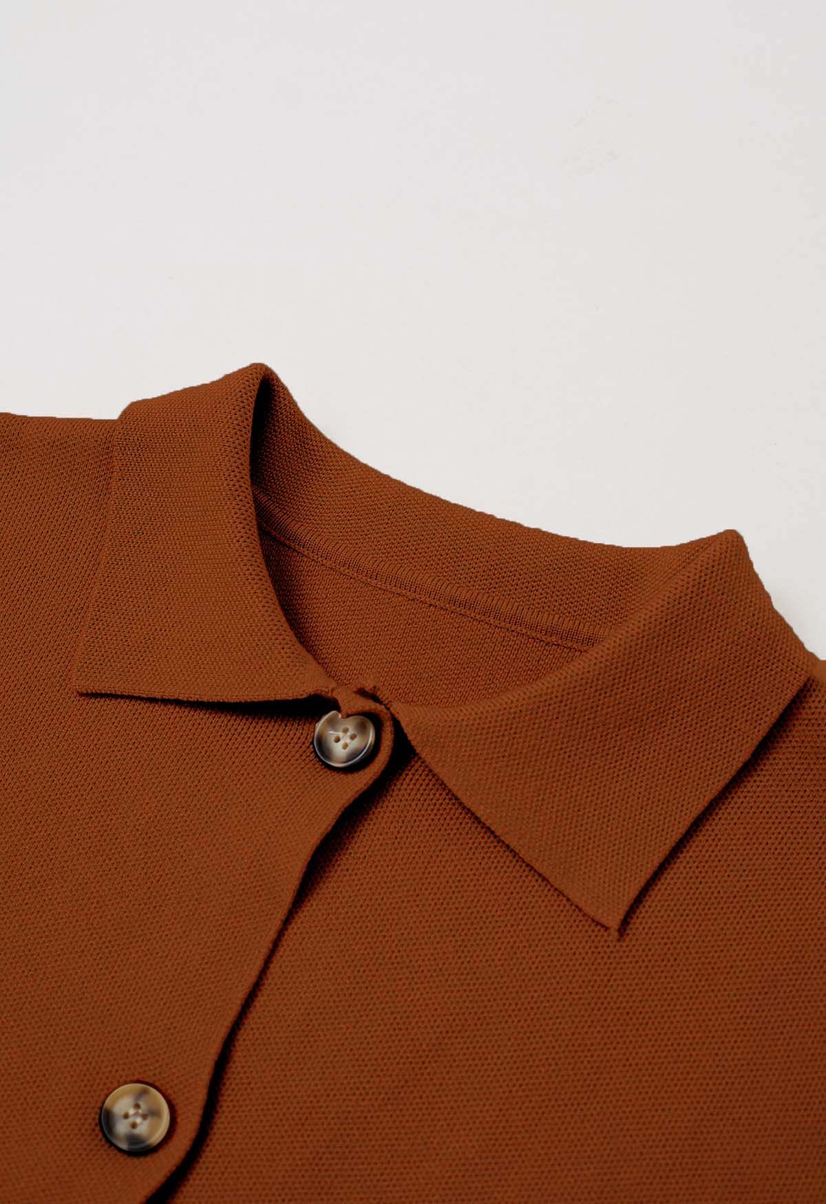 Veste en tricot boutonnée à col classique en caramel