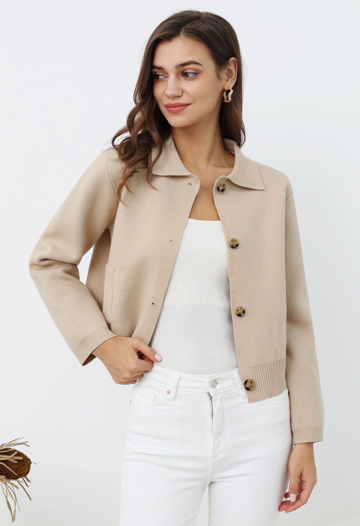 Veste en tricot boutonnée à col classique en beige clair