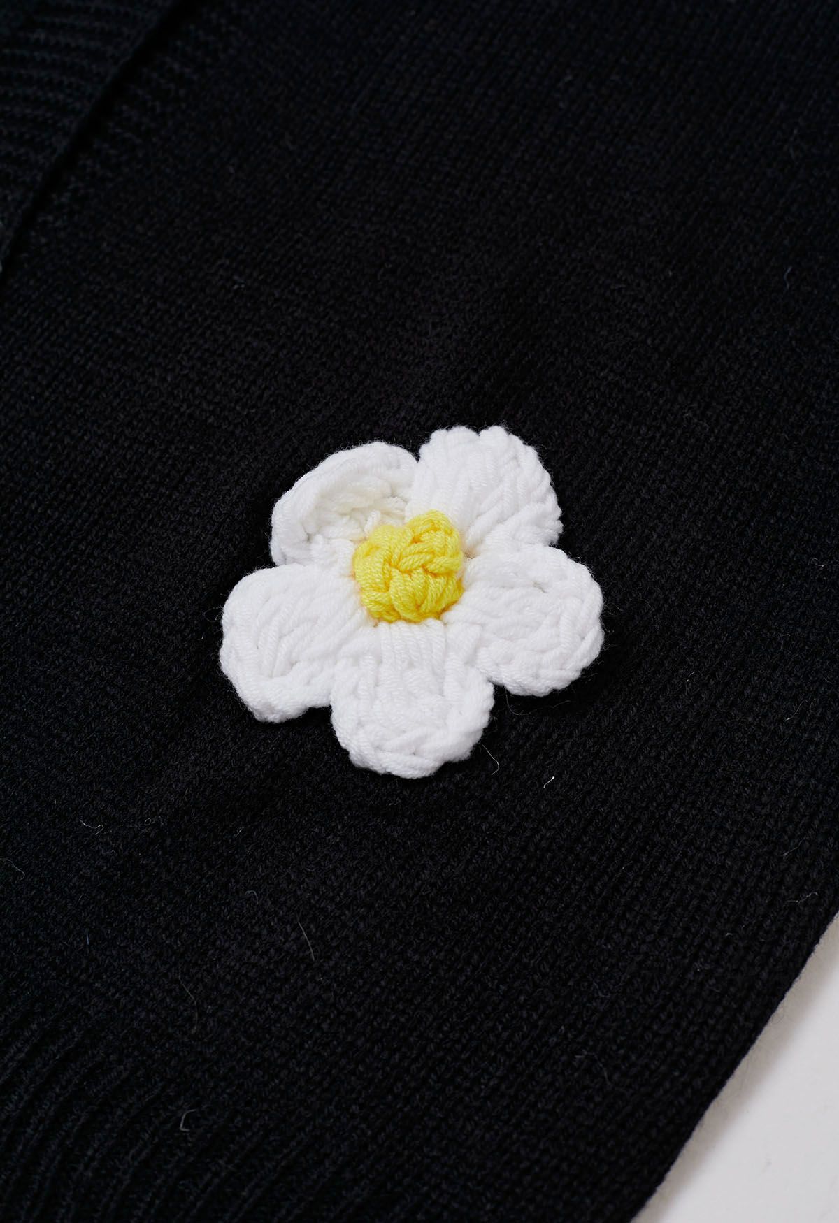 Joli cardigan boutonné en tricot à fleurs 3D en noir