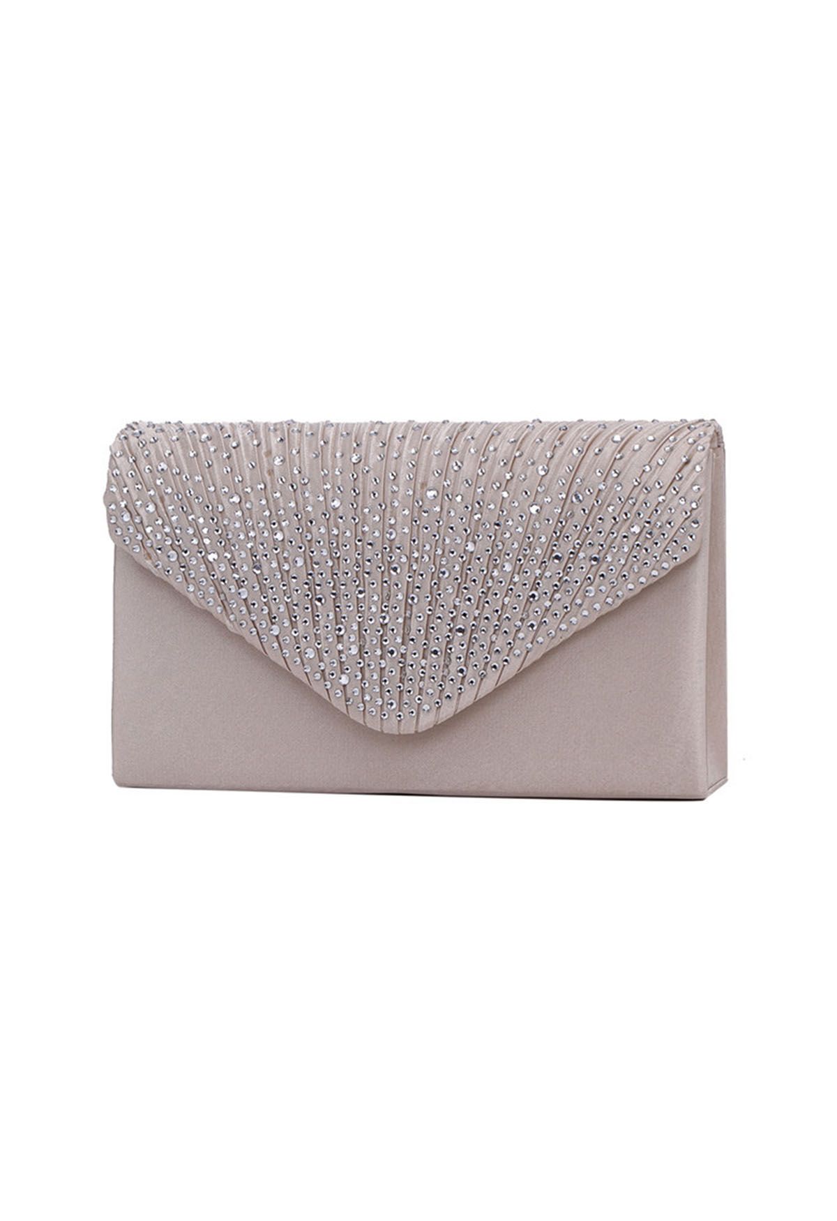 Sac enveloppe en satin orné de strass en abricot