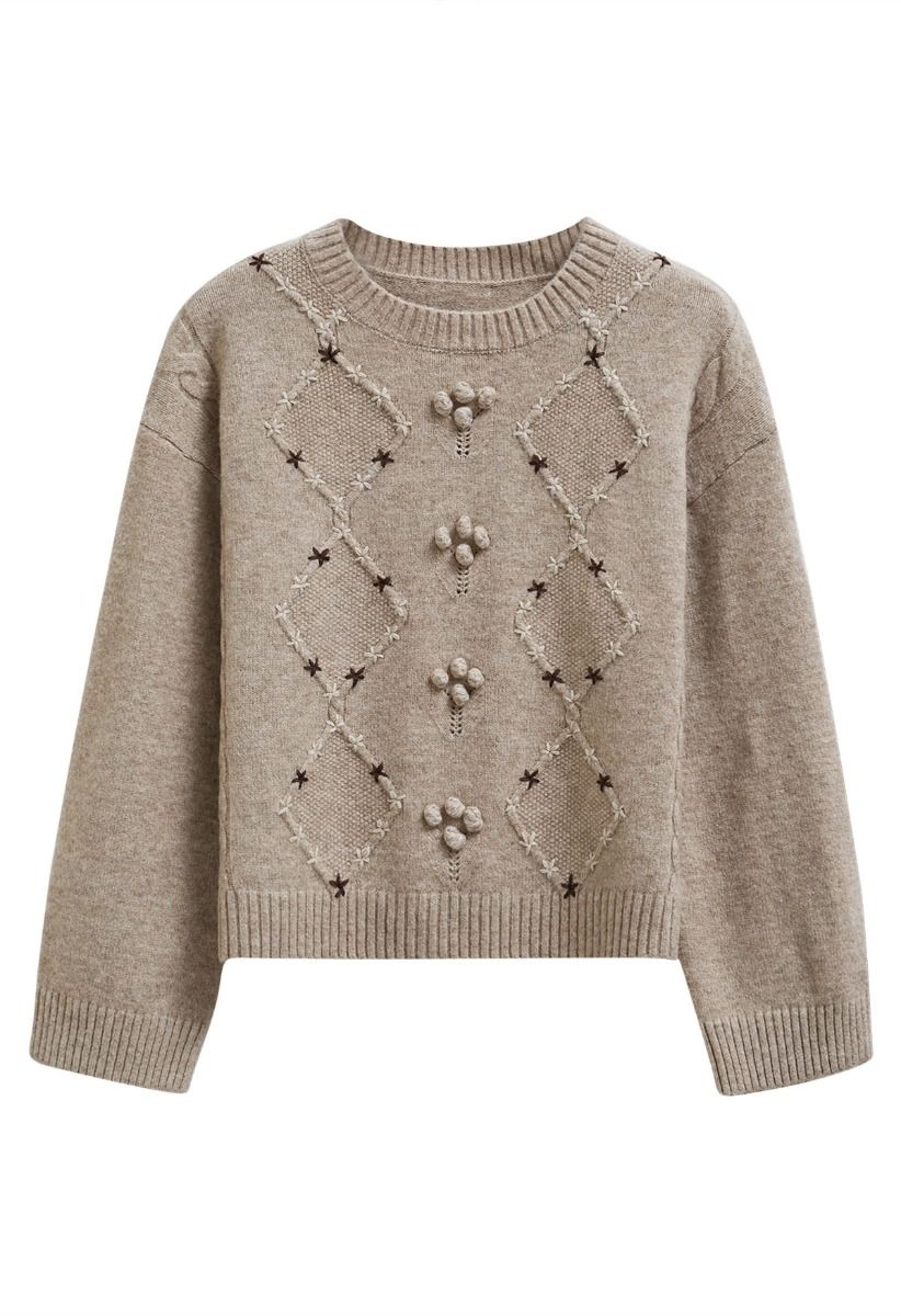 Pull côtelé à pompons et à motifs floraux en losanges taupe