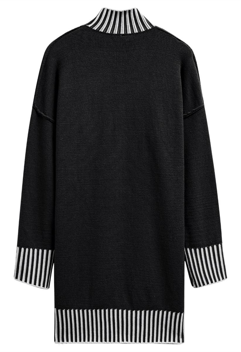 Robe pull en tricot à rayures contrastées et col montant en noir