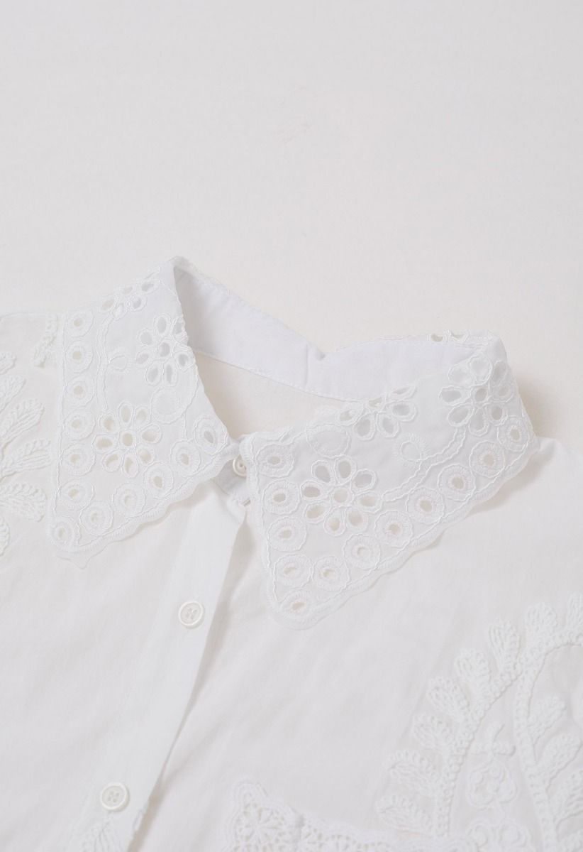 Chemise boutonnée à broderie florale inspirée du cachemire en blanc