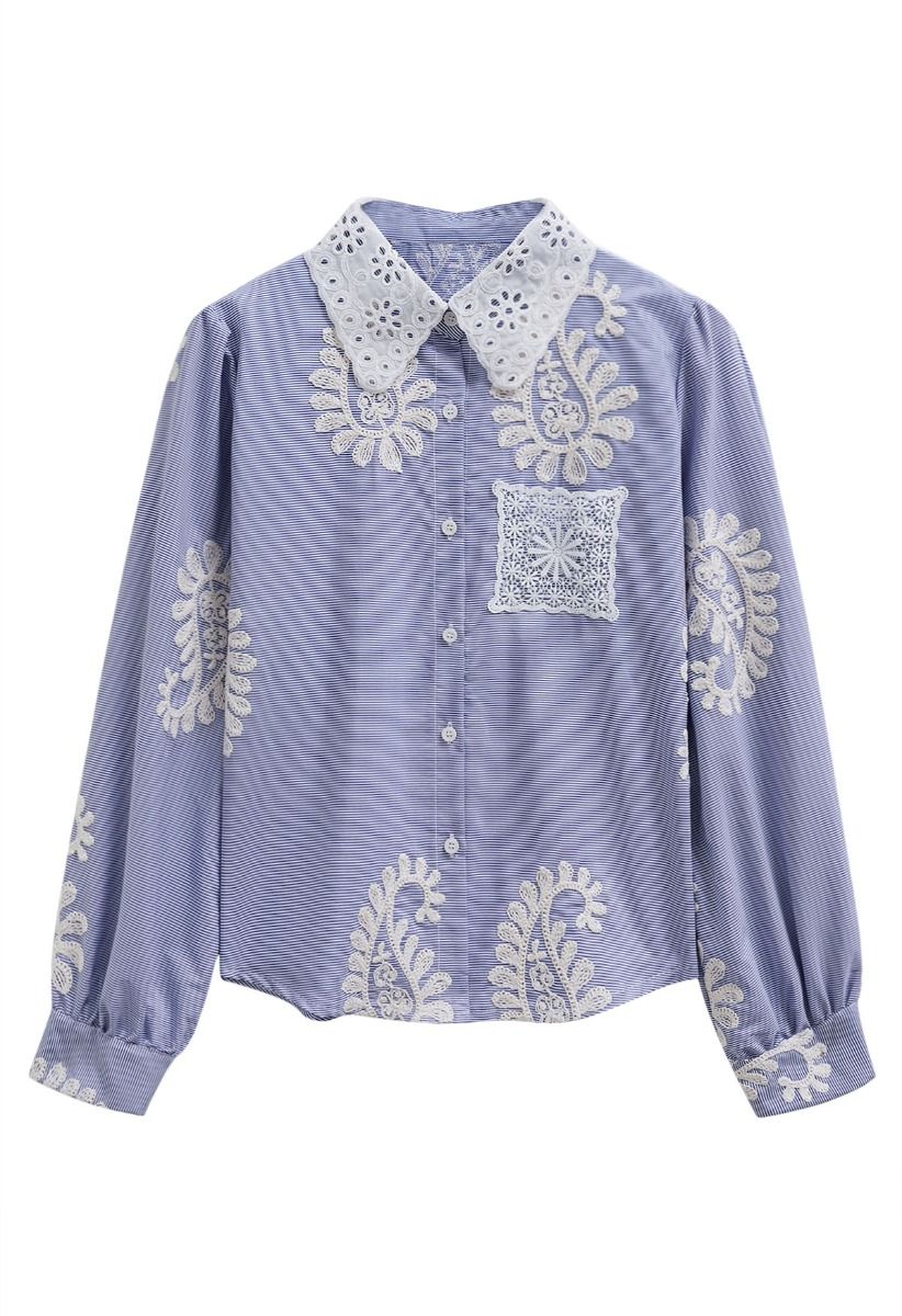 Chemise boutonnée à broderie florale inspirée du cachemire en bleu